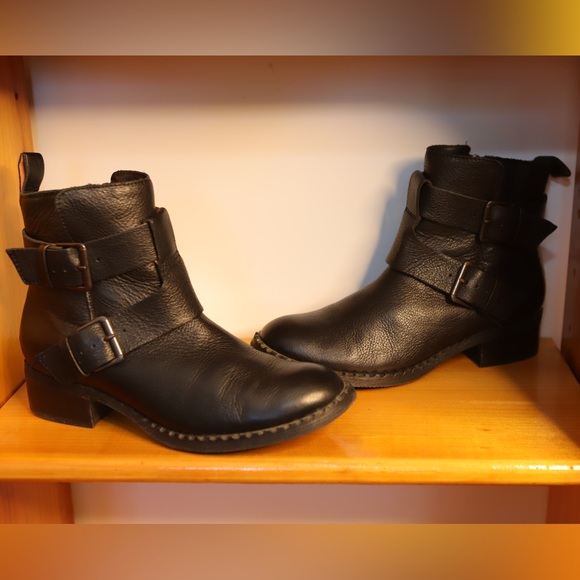 Gentle Souls by Kenneth Cole “Best of Moto” Black Leather Boot | Size 7.5M - Picture 4 of 13